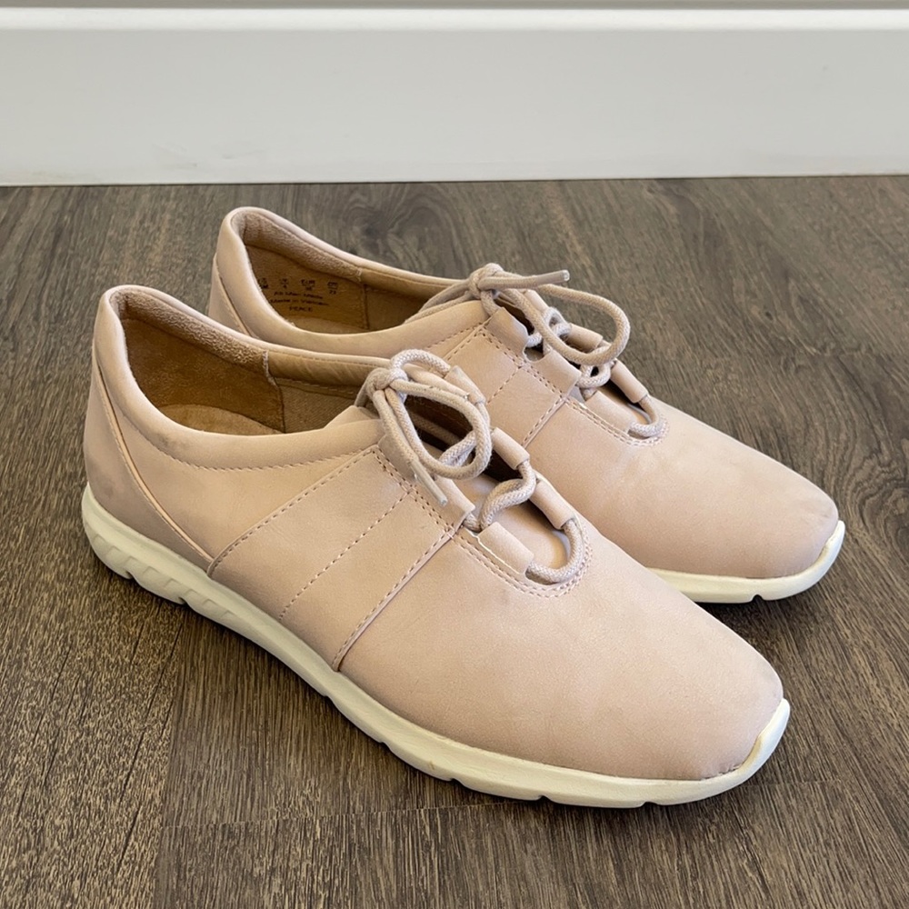 Naturalizer leather sneakers